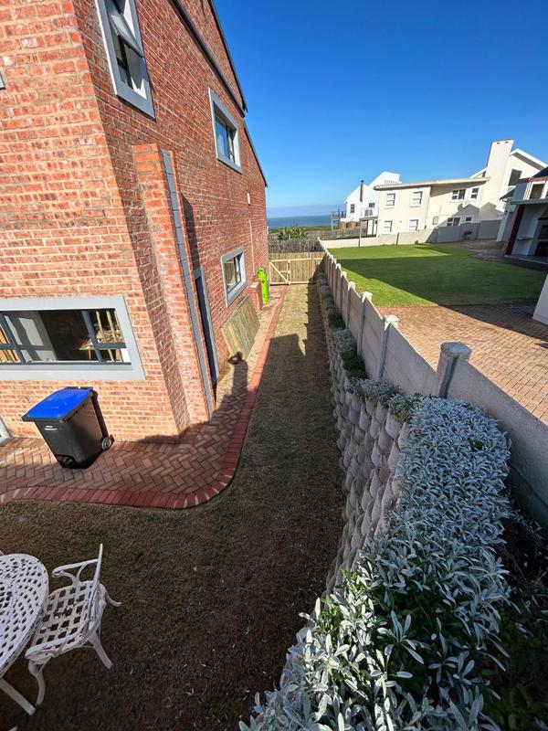 To Let 1 Bedroom Property for Rent in Cape St Francis Eastern Cape